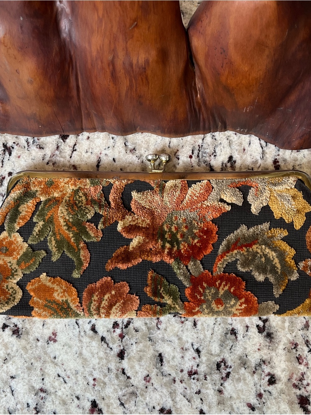 Vintage Floral Tapestry Kisslock Clutch - Picture 3 of 10